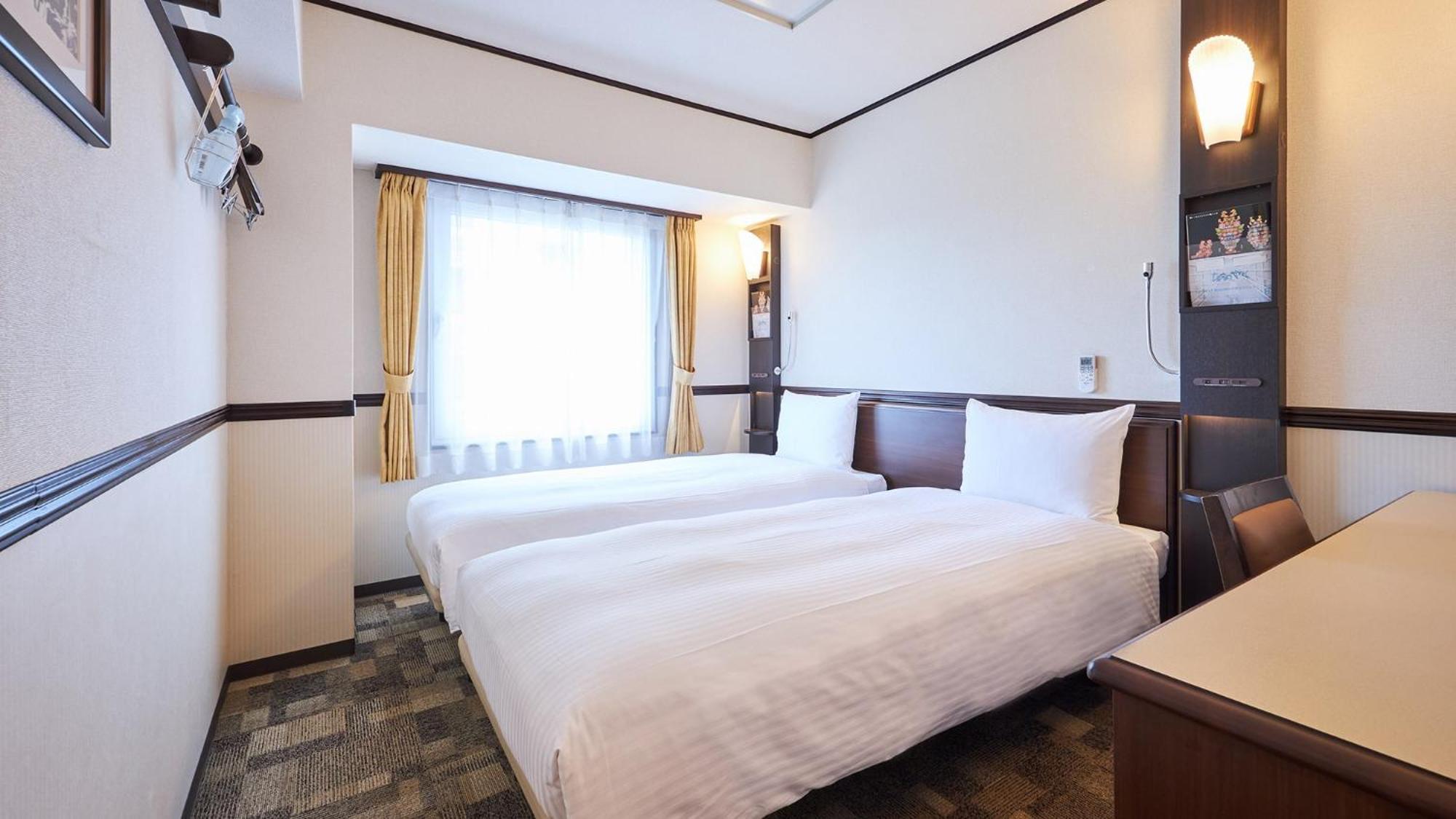 Toyoko Tsuruhashi Ekimae 3* Ōsaka